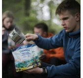 Żywność liofilizowana Lyommy Pudding jaglany z mango i marakują Żywność liofilizowana Lyommy Pudding jaglany z mango i marakują