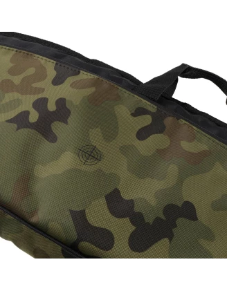 Pokrowiec na broń LPDK2 02 1,25m długa kieszeń, kolor kamuflaż wojskowy/czarny haft mała tarcza czarna