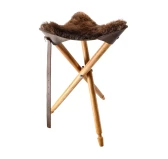Krzesło Acropolis z siedziskiem z naturalnego futra bobra