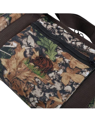 Pokrowiec na strzelbę Forsport 130 cm - leśny kamuflaż, dzik stoi w trawie