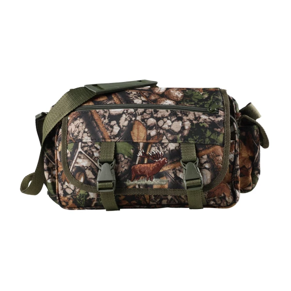 Raportówka myśliwska Forsport z siedziskiem - leśny kamuflaż, haft jeleń ryczy w trawie Raportówka myśliwska Forsport z siedziskiem - leśny kamuflaż, haft jeleń ryczy w trawie