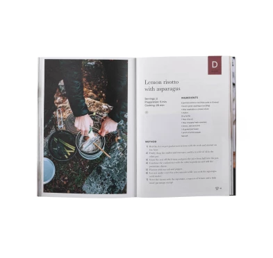 Trangia Moment The Outdoor Cookbook - Kulinarny Przewodnik Outdoorowy