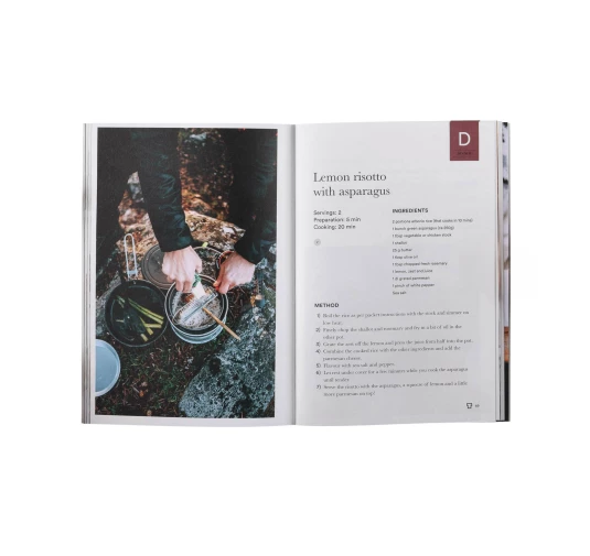 Trangia Moment The Outdoor Cookbook - Kulinarny Przewodnik Outdoorowy