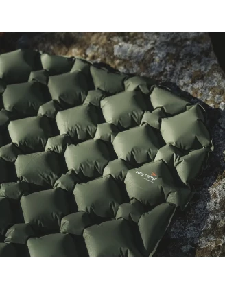 Materac turystyczny Easy Camp Golden Eagle Regular zielony – lekki, kompaktowy, wygodny na biwak i trekking